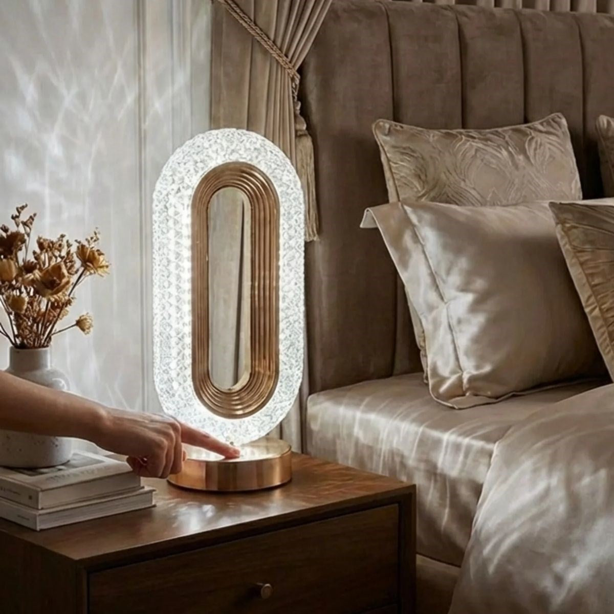 Oval Şeklinde Kristal LED Masa Lambası - Dokunmatik, 3 Renk Işık Modlu, Şarjlı Dekoratif Gece Lambası (5347)