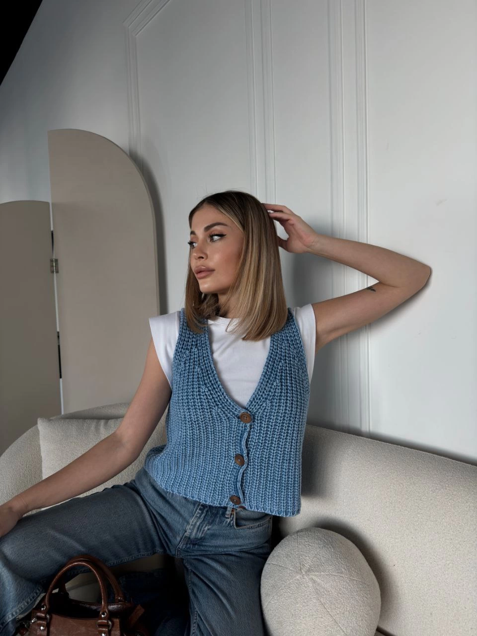 Knitted Sleeveless Buttoned Vest - Blue