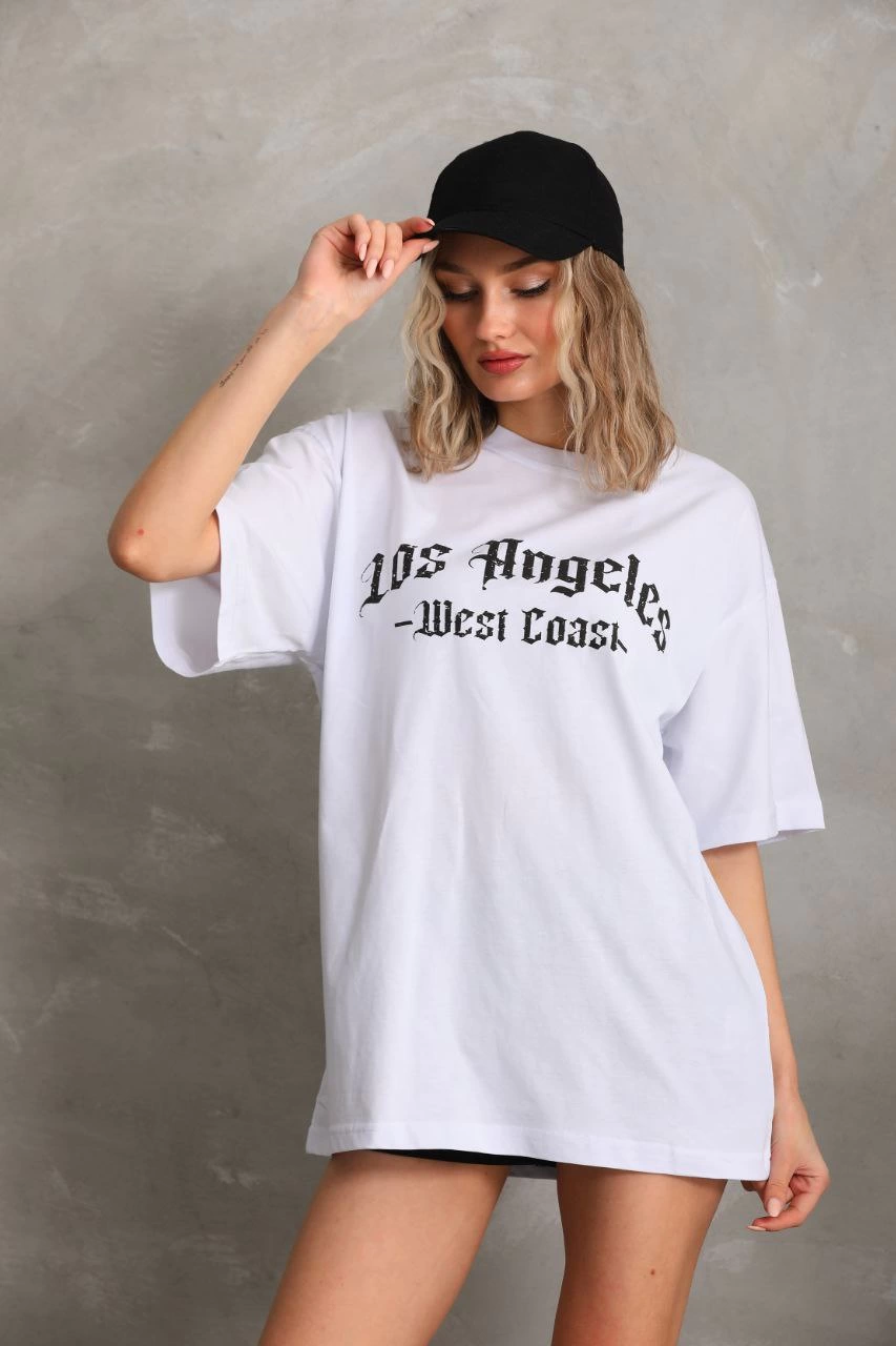 تيشيرت بقصة كبيرة للجنسين ومطبوع - أبيض